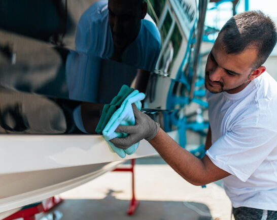 Bootromp wordt schoongemaakt.